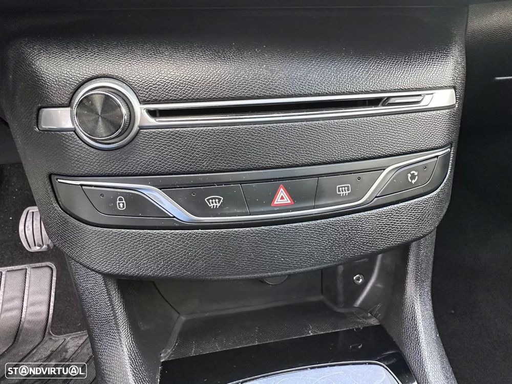 Peugeot 308 SW 1.2 PureTech Style - 32