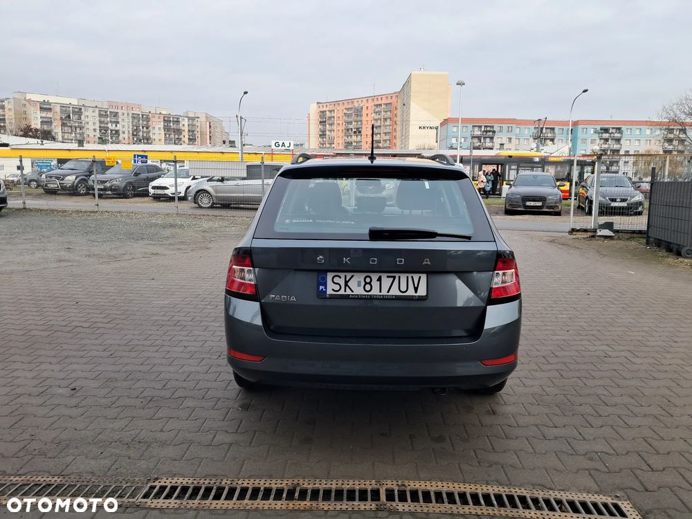 Skoda Fabia 1.0 TSI Ambition - 4