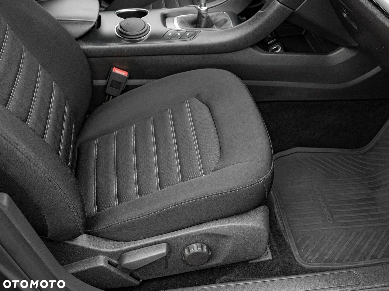 Ford Mondeo 2.0 EcoBlue Trend - 33