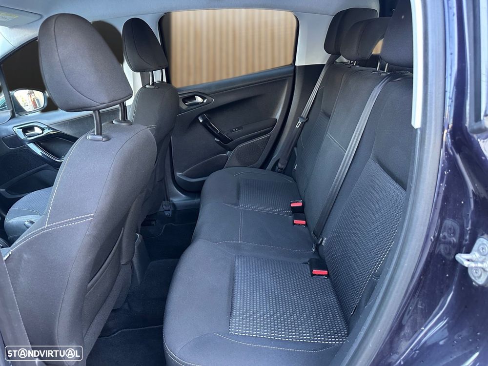 Peugeot 208 1.2 PureTech Style - 7