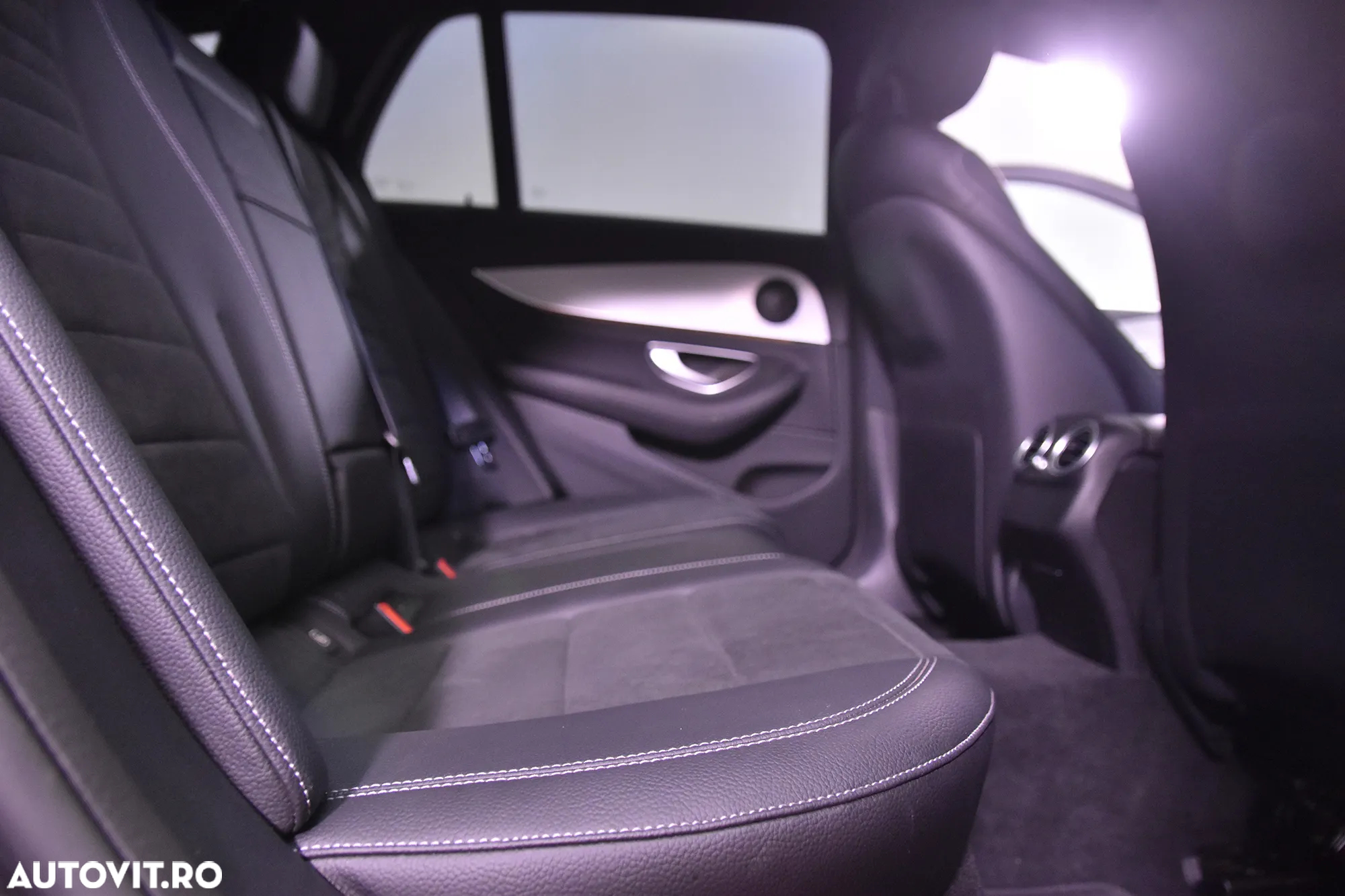 Mercedes-Benz E - 12