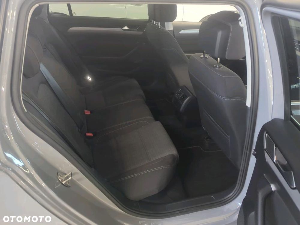 Volkswagen Passat 2.0 TSI Business DSG - 11