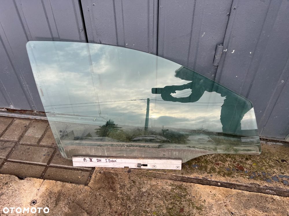 Szyba drzwi przednich przód prawa Opel Astra III H - 1
