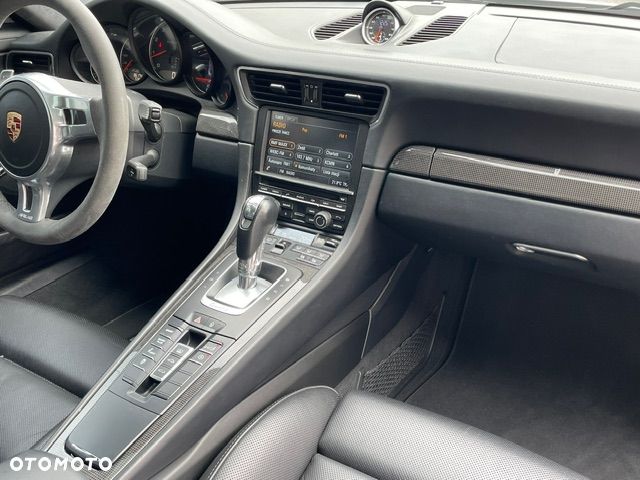 Porsche 911 Turbo S - 30