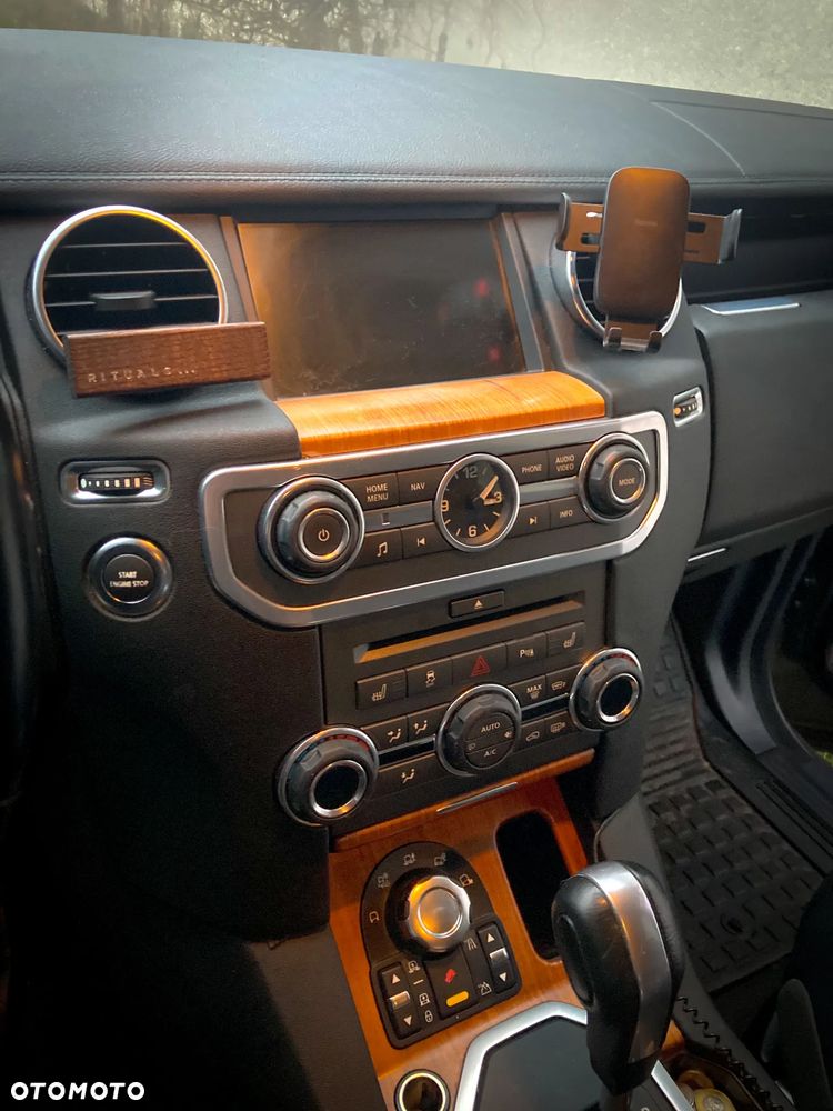 Land Rover Discovery 3.0D V6 HSE - 9