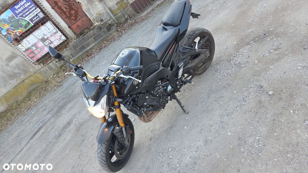 Yamaha FZ8 - 1