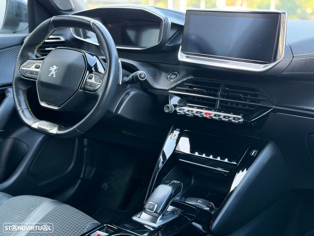 Peugeot 2008 1.2 PureTech GT Line EAT8 - 28
