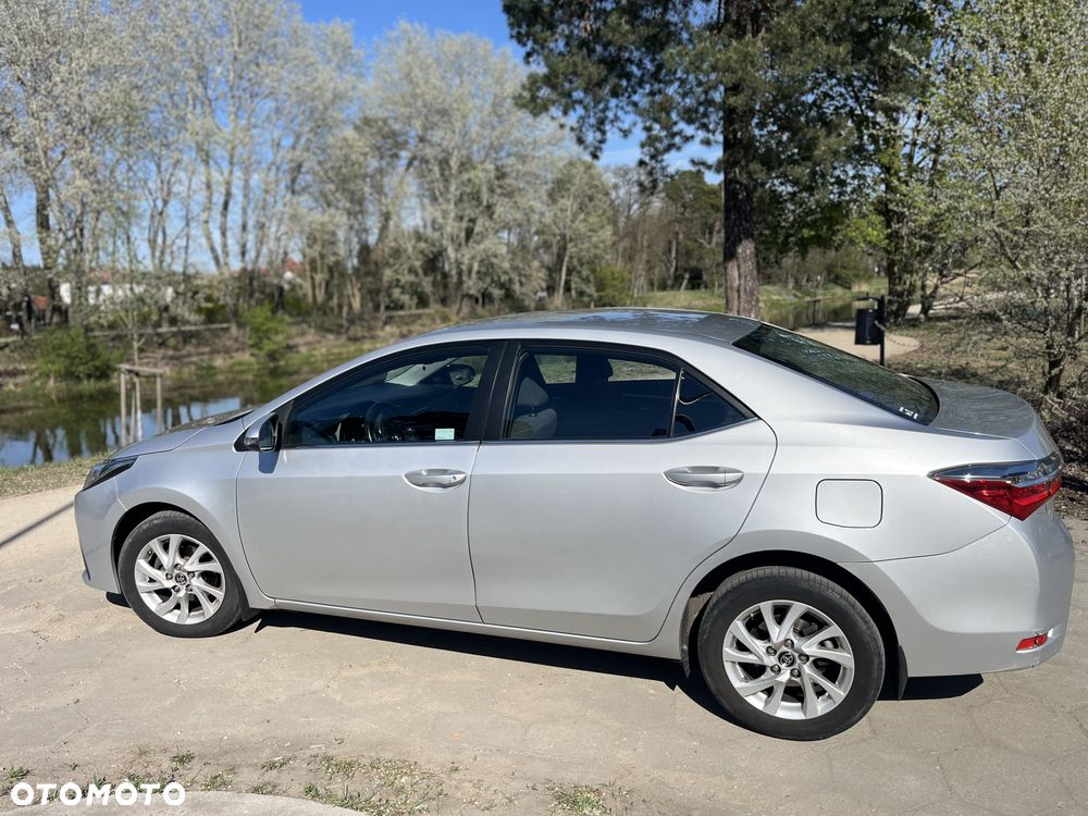 Toyota Corolla - 4