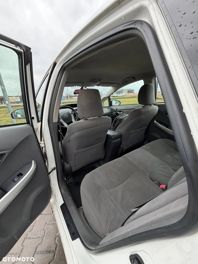 Toyota Prius 1.8 HSD Sol - 11