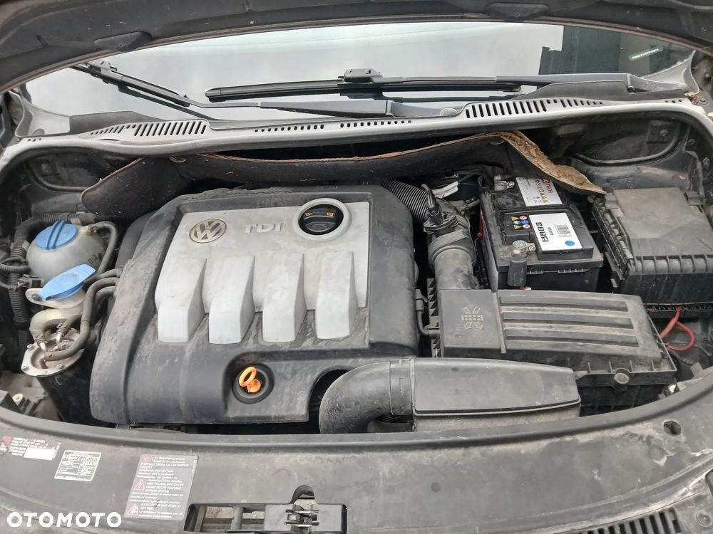 Volkswagen Touran 1.9 TDI Highline - 17