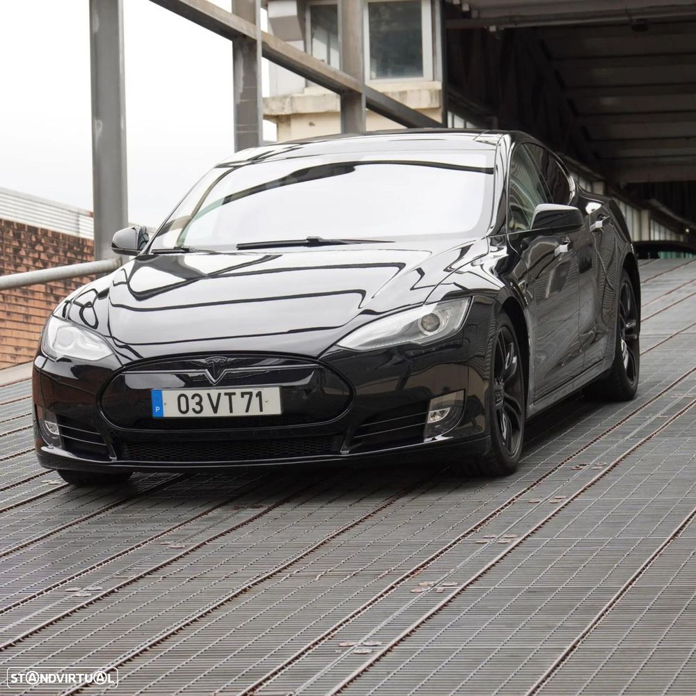 Tesla Model S 85 - 21