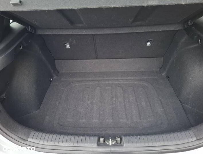 Kia Ceed - 9