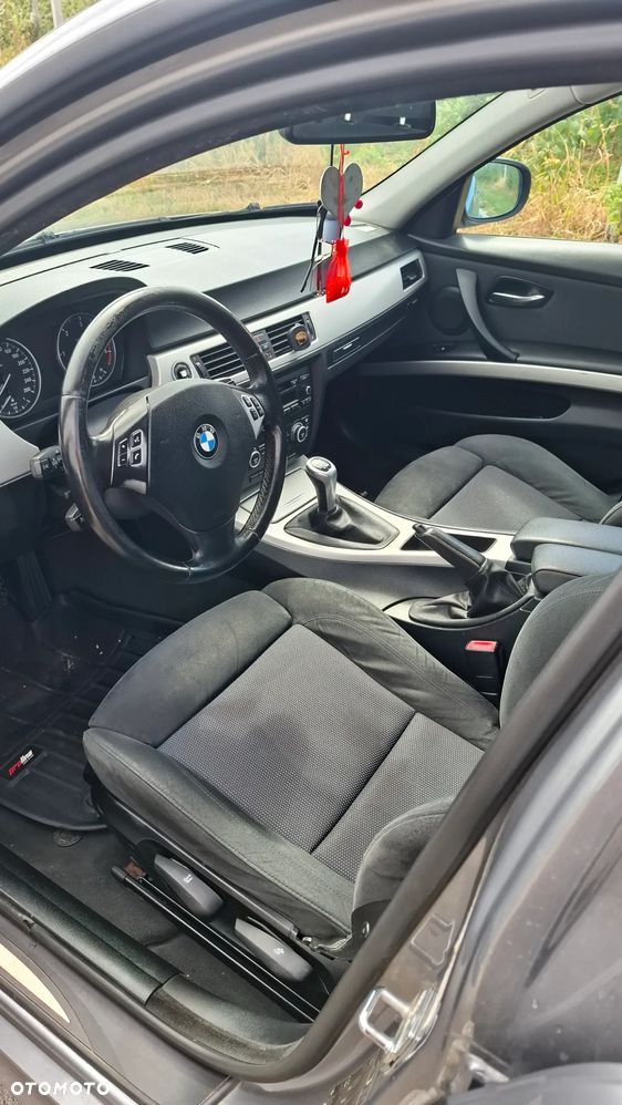 BMW Seria 3 318d - 5