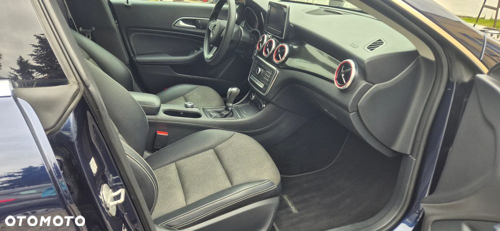 Mercedes-Benz CLA - 22