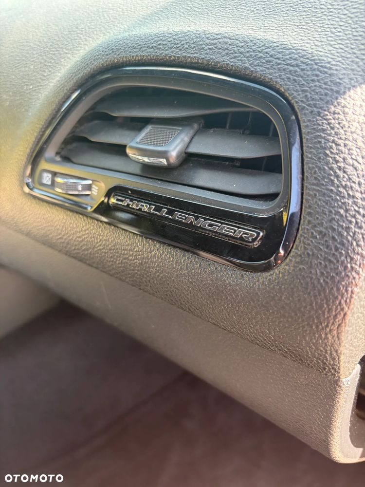 Dodge Challenger Automatik R/T Plus - 25