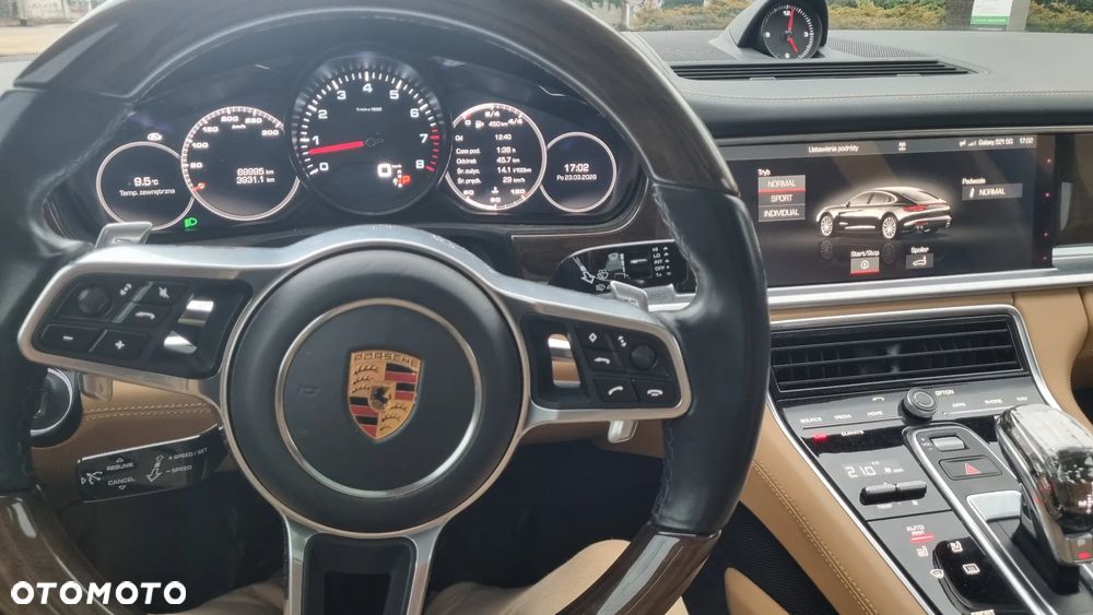 Porsche Panamera 4 - 15