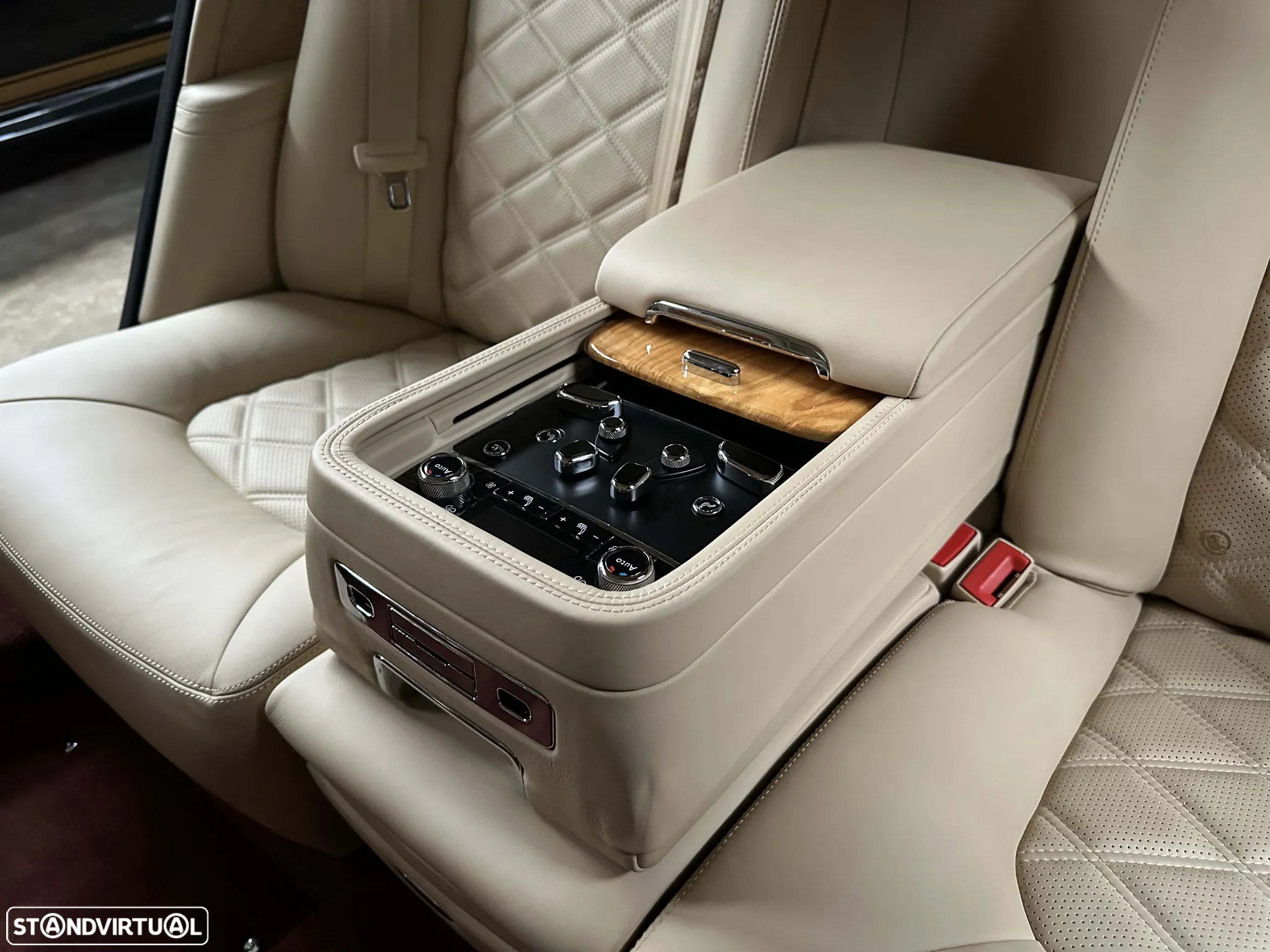 Bentley Mulsanne - 38