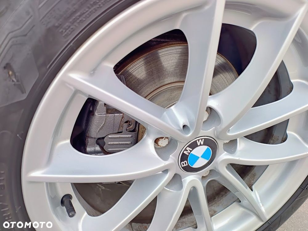 BMW Seria 3 320i - 24