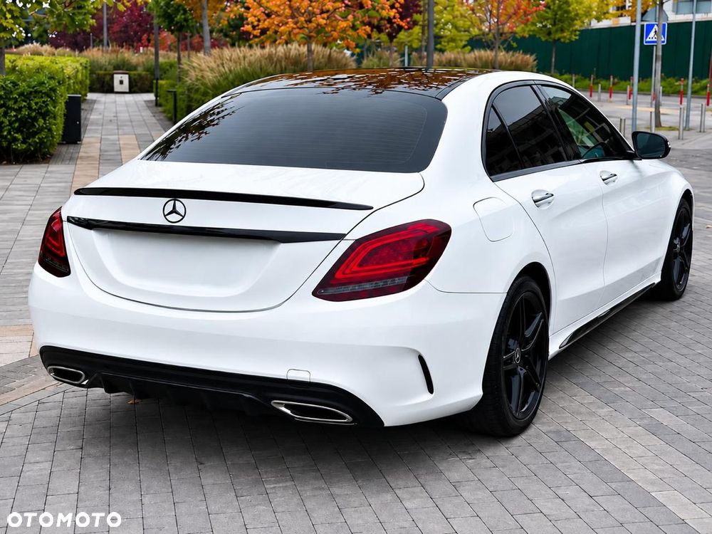 Mercedes-Benz Klasa C 300 9G-TRONIC AMG Line - 4
