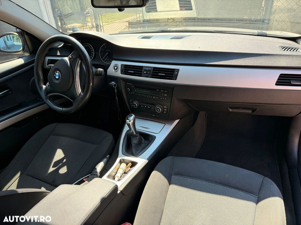 BMW Seria 3 320i - 10
