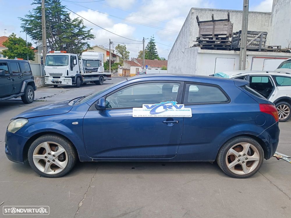 KIA CEED HB 1.6 CRDI 2008 - Viatura para peças - 2