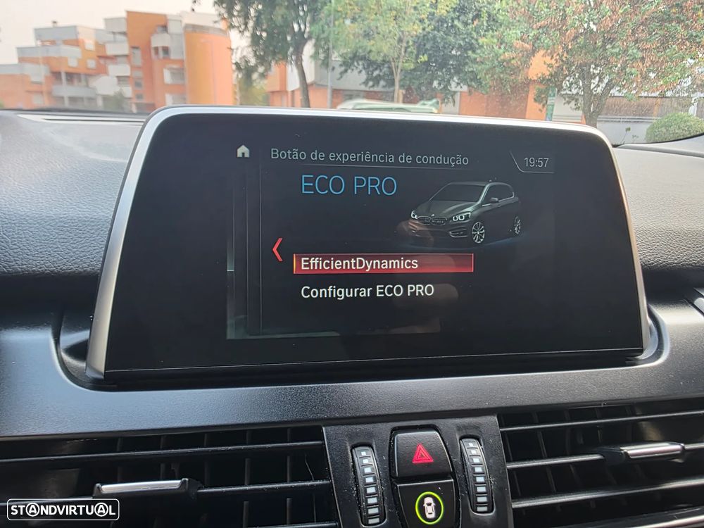 BMW 216 Active Tourer d Line Luxury - 24
