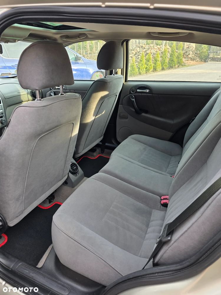 Alfa Romeo 147 1.6 Twin Spark Distinctive - 13