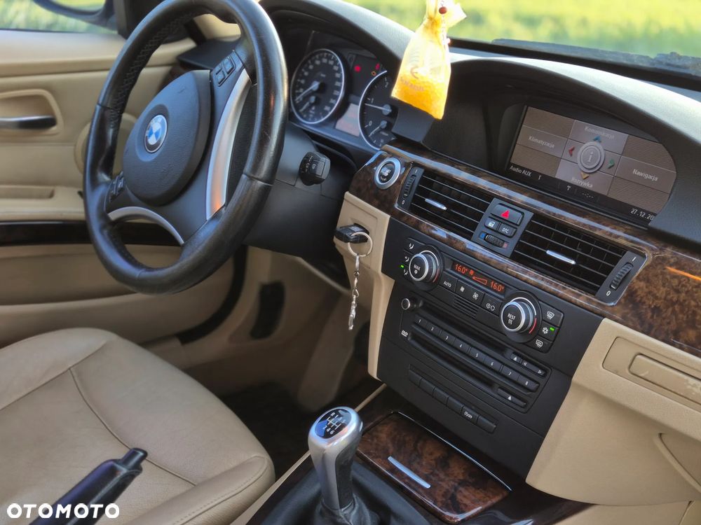 BMW Seria 3 320d - 19