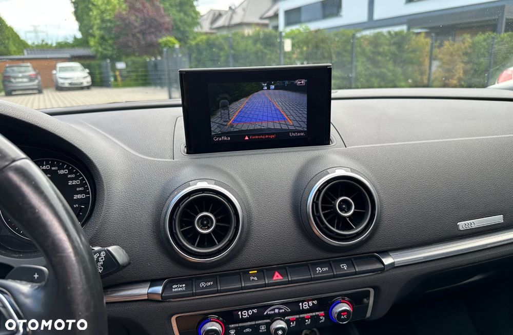 Audi A3 Sportback 1.6 TDI S tronic design - 19