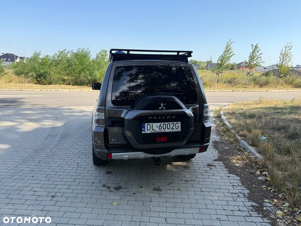 Mitsubishi Pajero - 8