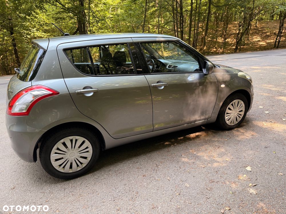 Suzuki Swift 2015 photo 4