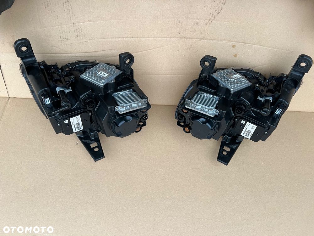 JEEP GRAND CHEROKEE WK2 LIFT LAMPY PRZÓD EUROPA - 6