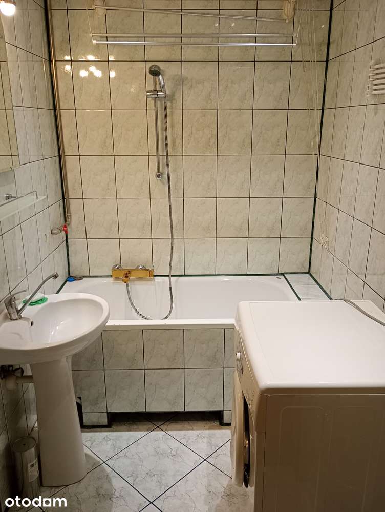 Wygodne 2 -pokoje , oddzielna kuchnia - bez prowizji