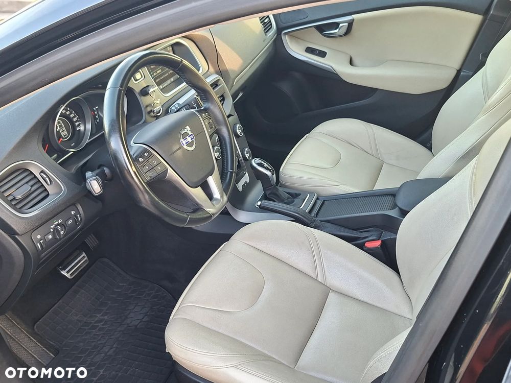 Volvo V40 D2 Powershift Momentum - 10