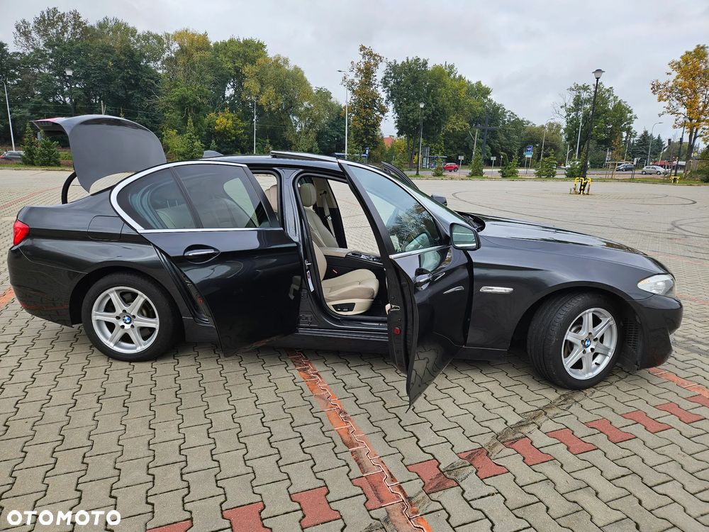 BMW Seria 5 525d - 14