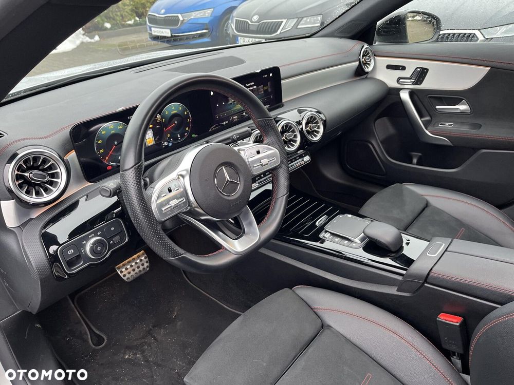 Mercedes-Benz CLA 200 4-Matic AMG Line 8G-DCT - 19