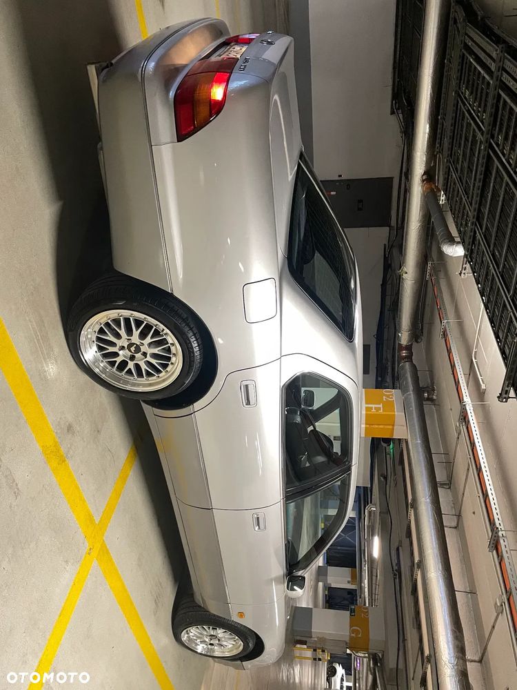 Lexus LS Standard - 16