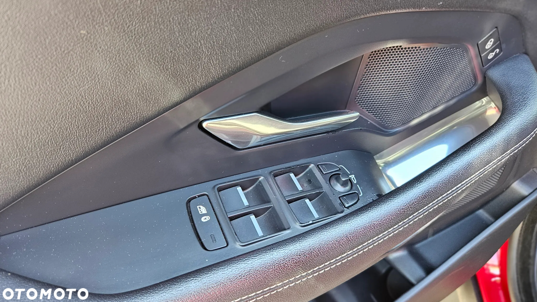 Jaguar E-Pace 2.0 i4D FWD R-Dynamic S - 28