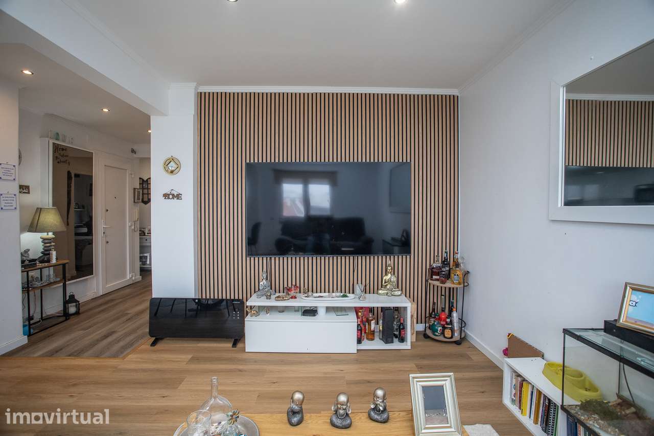 Apartamento T3 + 1, com aproveitamento de sótão em Mem Martins - Grande imagem: 4/34