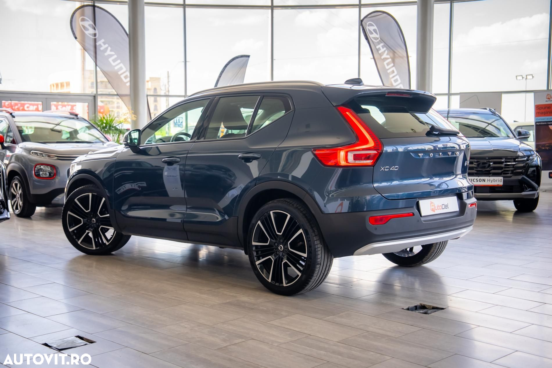 Volvo XC 40 T3 Geartronic Momentum Pro - 3