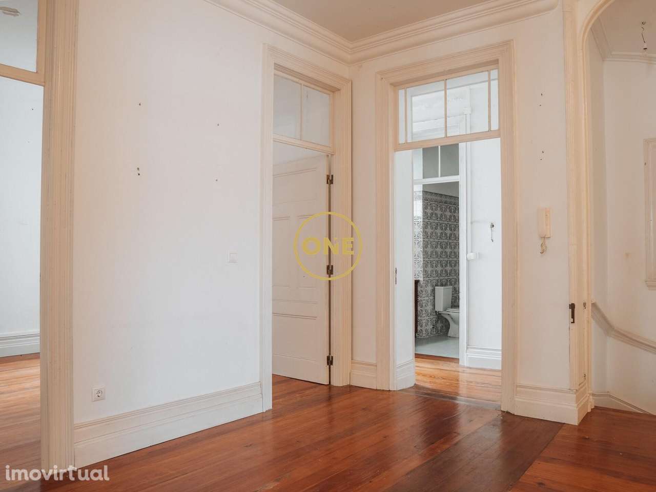 PRÉDIO NO CENTRO DA CIDADE PONTA DELGADA - Grande imagem: 5/10