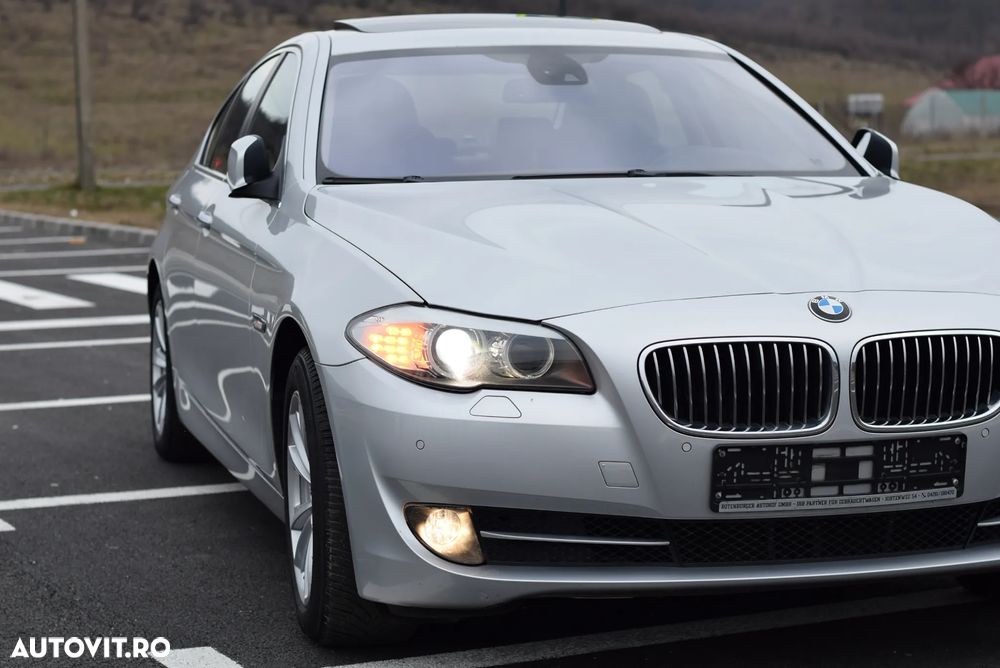 BMW Seria 5 525d Sport-Aut. - 32