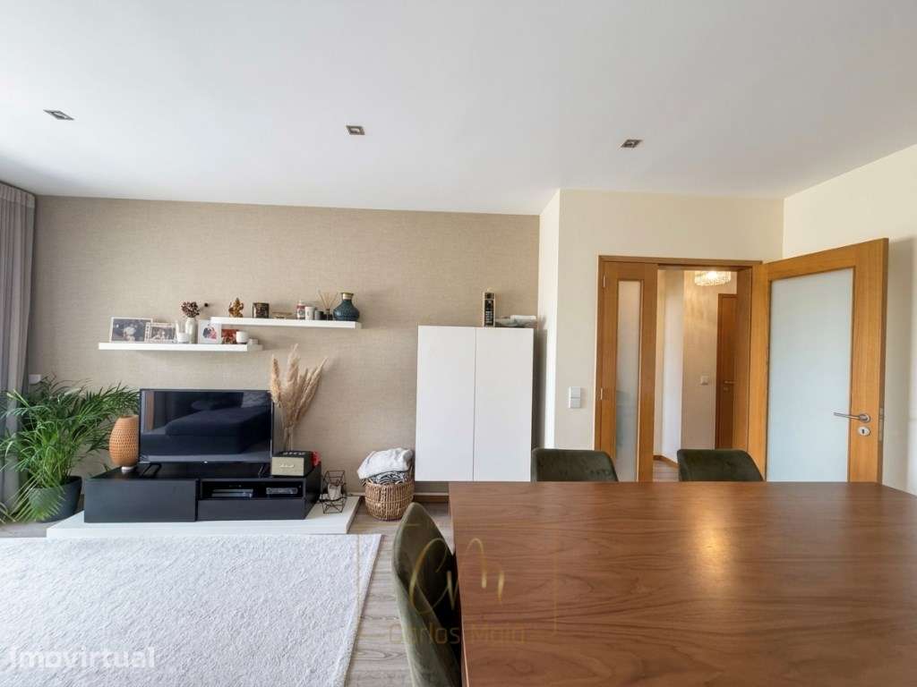 Apartamento T2 no último piso com garagem fechada - Grande imagem: 3/21