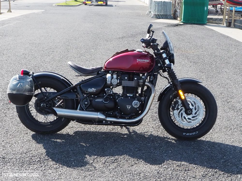 Triumph Bonneville BOBBER - 1