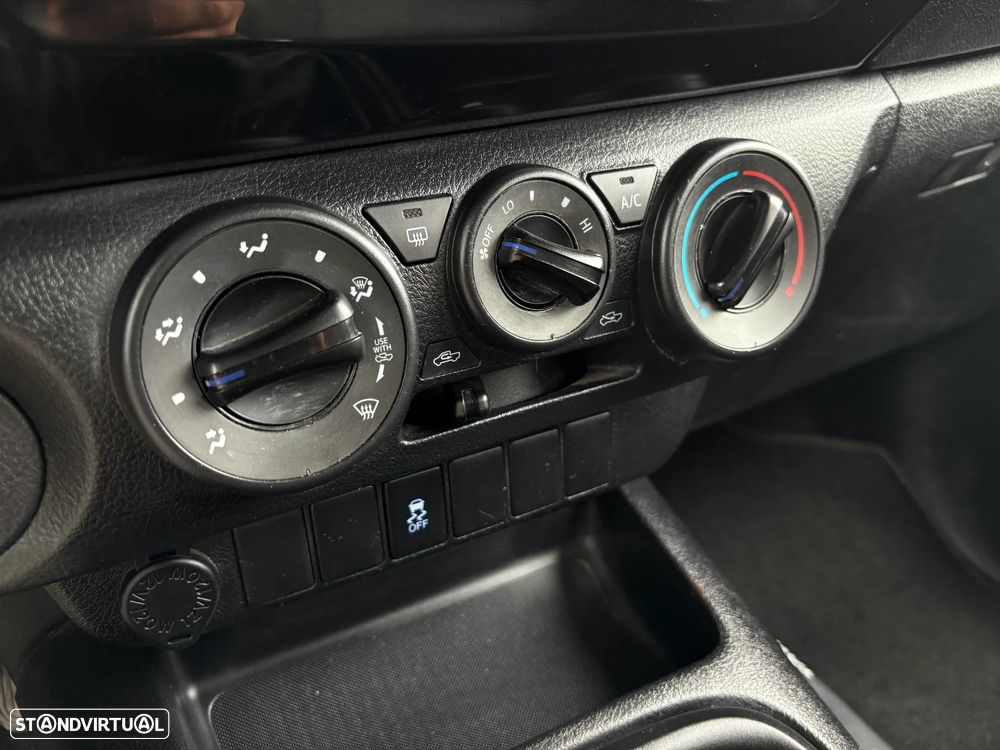 Toyota Hilux 2.4 D-4D 2WD CD - 15