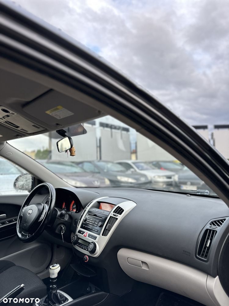Kia Ceed - 6