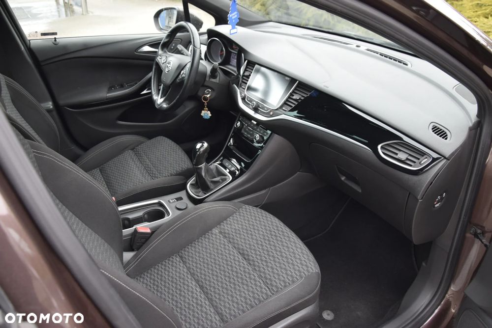 Opel Astra 1.4 T Elite - 10