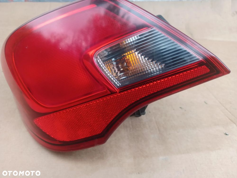 LAMPA TYLNA LEWA OPEL CORSA E 3D - 6