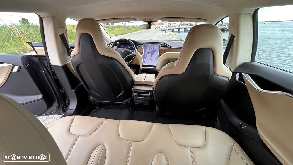 Tesla Model S Dual Motor AWD - 11