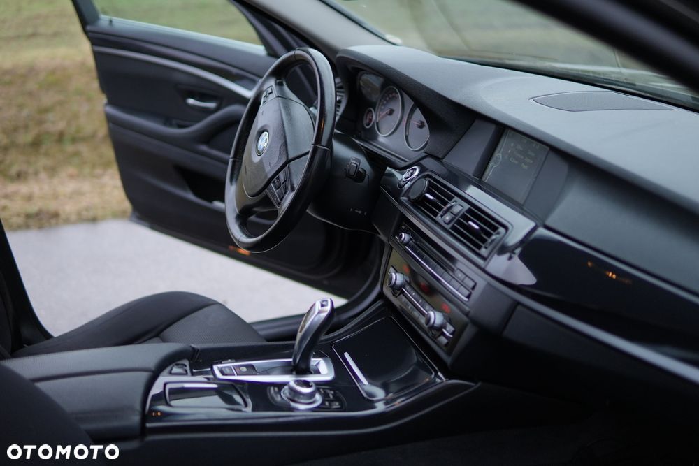 BMW Seria 5 520d Touring - 22
